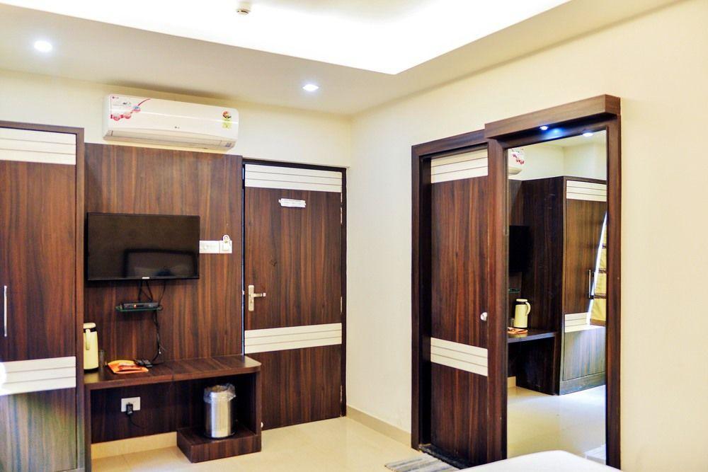 Hotel Janki International By Keymagics Varanasi Exterior foto